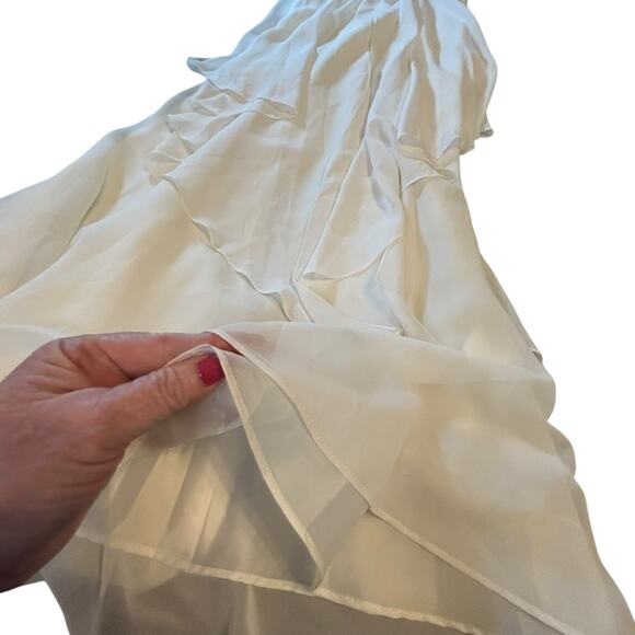 Betsy & Adam White Embellished Gown - Size 14 - Picture 6 of 16